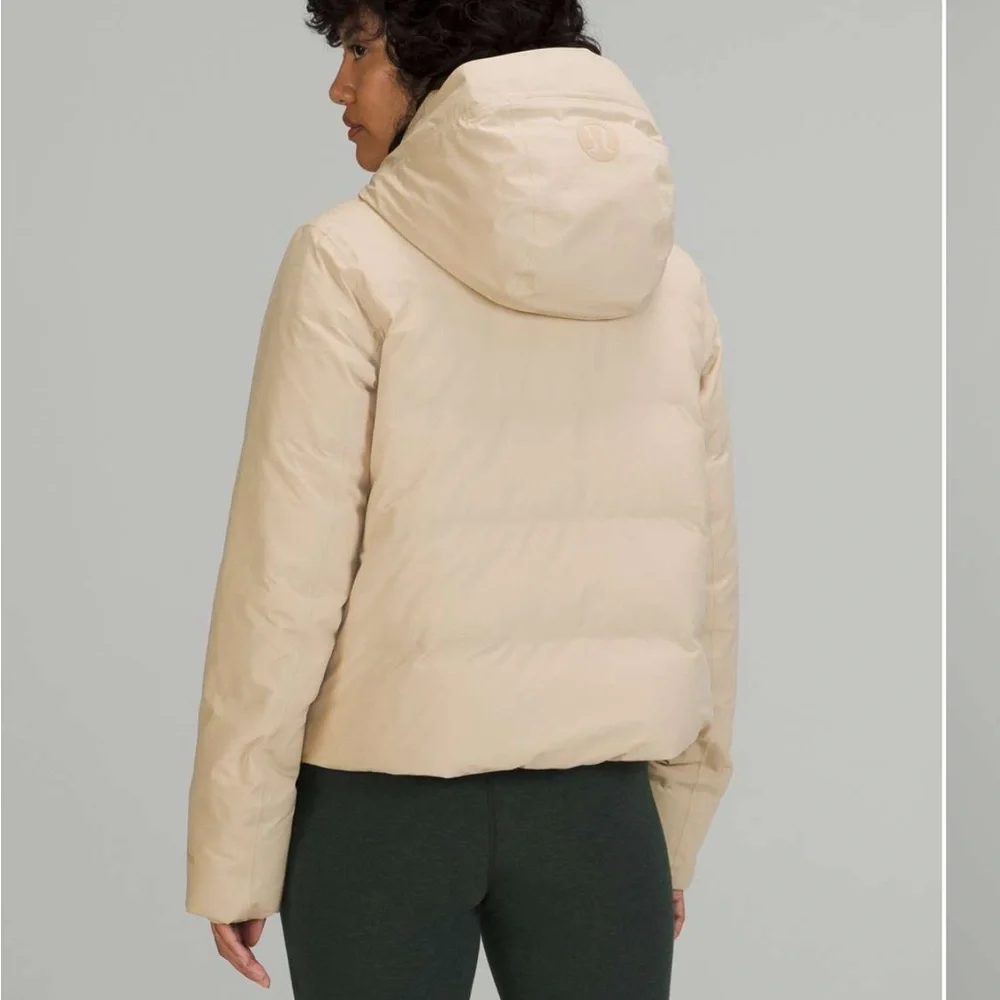Lululemon NWOT - slush hour jacket - Picture 3 of 5